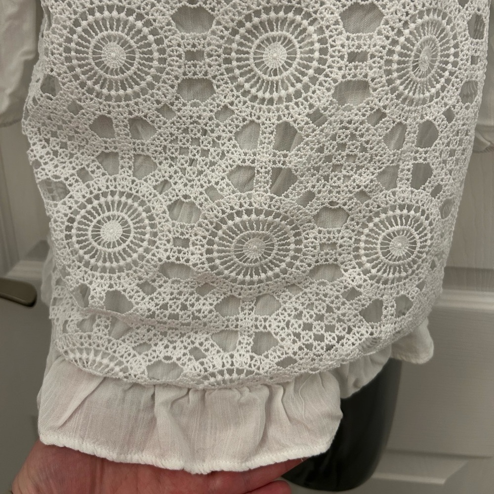 Off-Shoulder, White, Lacey Crop Top with Puffy Sleeves, Sz S - Picture 3 of 7